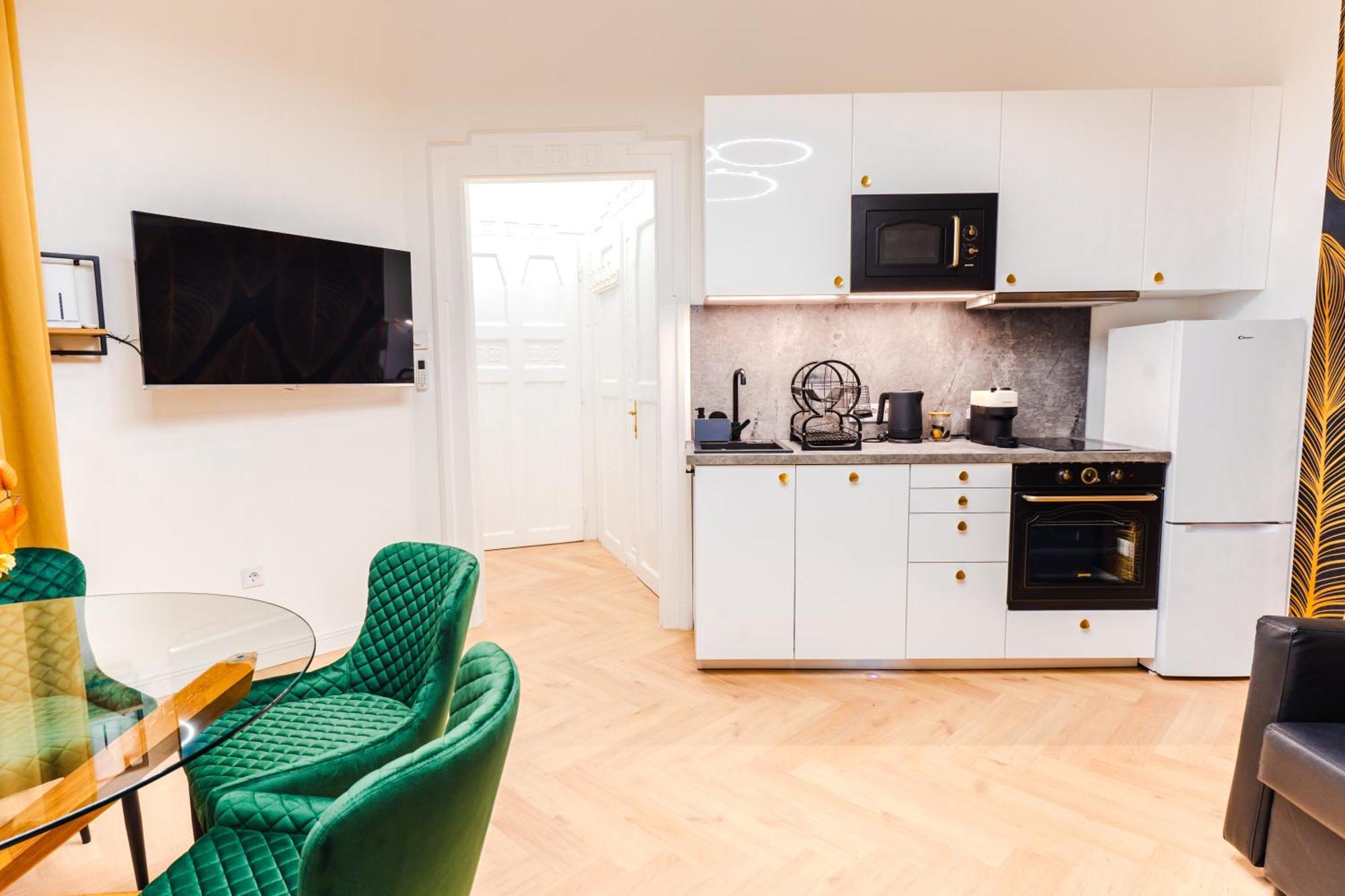 Apartment 2 Bedrooms And 1 Living Your Modern In *