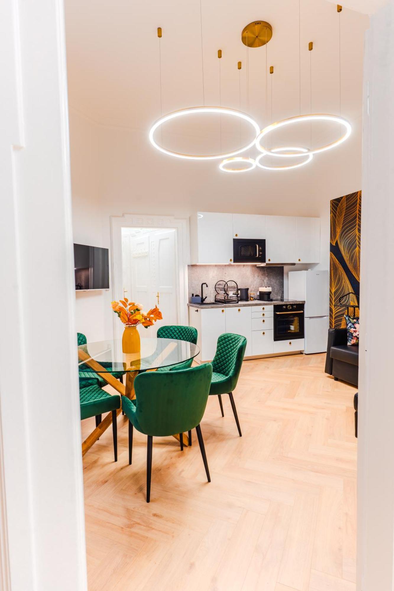 Апартаменти 2 Bedrooms And 1 Living Your Modern In